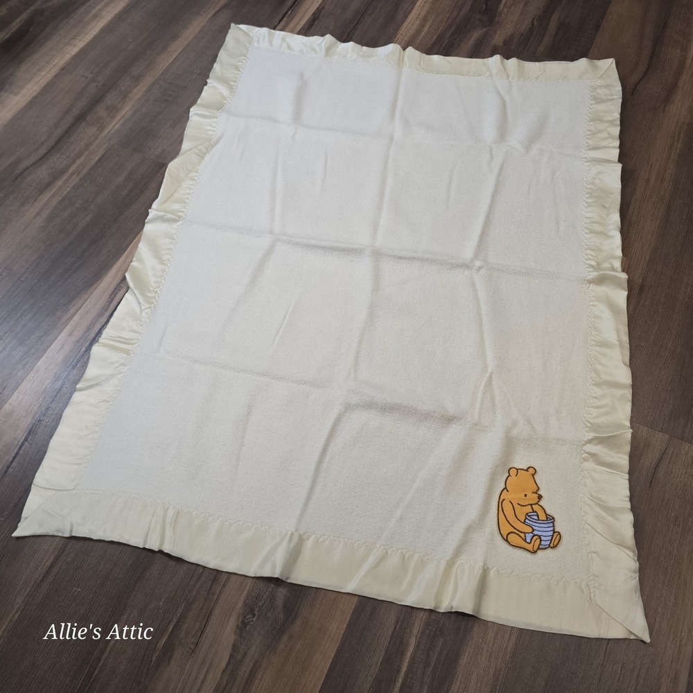 Classic Pooh Baby Blanket Fleece Acrylic White Crib Embroidered‎ Disney Honeypot
